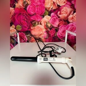 Lange White Curling Wand with Black Barrel